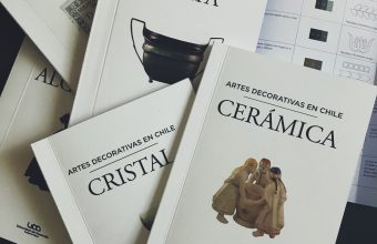 SEDA, CRISTAL, PLATA, PAPEL, MADERA Y CERÁMICA / COLECCIÓN DE LIBROS SOBRE LAS ARTES DECORATIVAS EN CHILE DESDE EL ANÁLISIS DE SUS MATERIALES