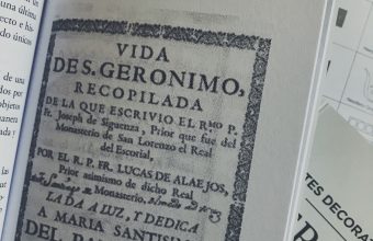 SEDA, CRISTAL, PLATA, PAPEL, MADERA Y CERÁMICA / COLECCIÓN DE LIBROS SOBRE LAS ARTES DECORATIVAS EN CHILE DESDE EL ANÁLISIS DE SUS MATERIALES