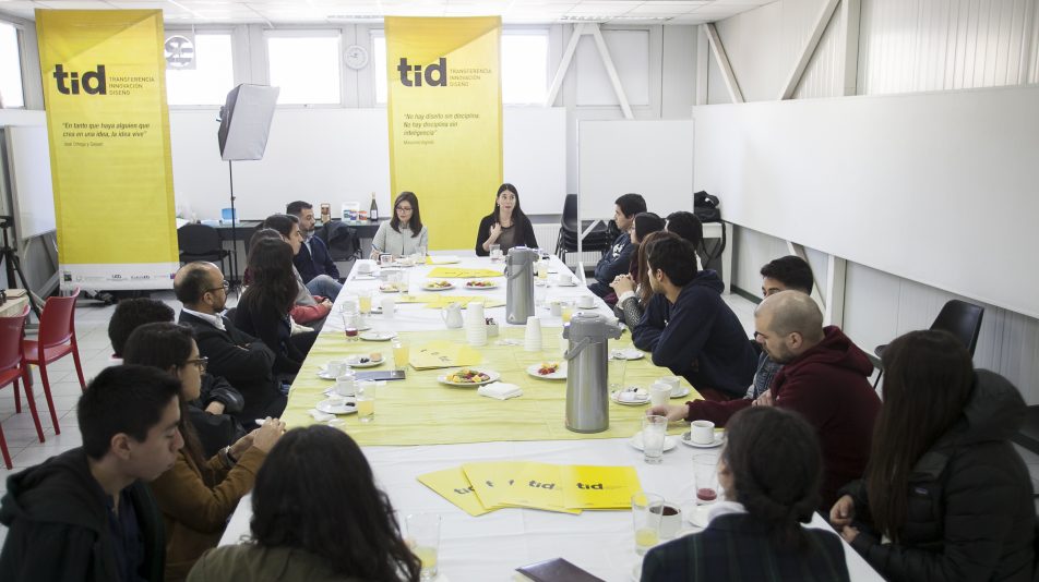 Reunión TID con Alejandra Amenábar, Paulina Contreras, Hernán Díaz y Francisco del Despósito con profesores