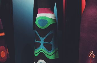 Museo de la Moda celebra sus diez años con exposición del artista chileno Marco Correa