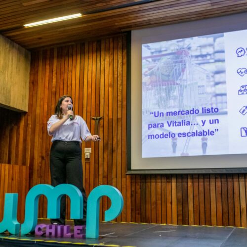 Estudiantes de dLab Concepción destacan entre los 10 mejores proyectos del concurso JUMP UC 2025