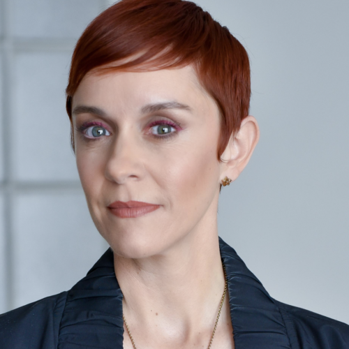 Docente Sofía Calvo invita a repensar la moda desde el Sur con su nuevo libro Paisajes del vestir